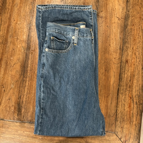 Levi Jeans - Picture 6 of 7